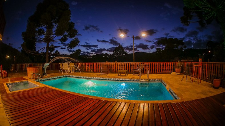 Suíte com Vista para a Piscina - 1 km do Centro Turístico Ca